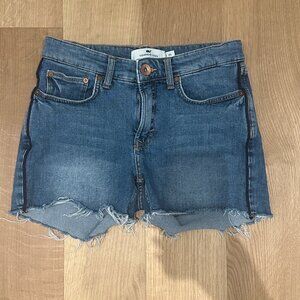 Vineyard Vines Raw Edge Denim Short - Size 25